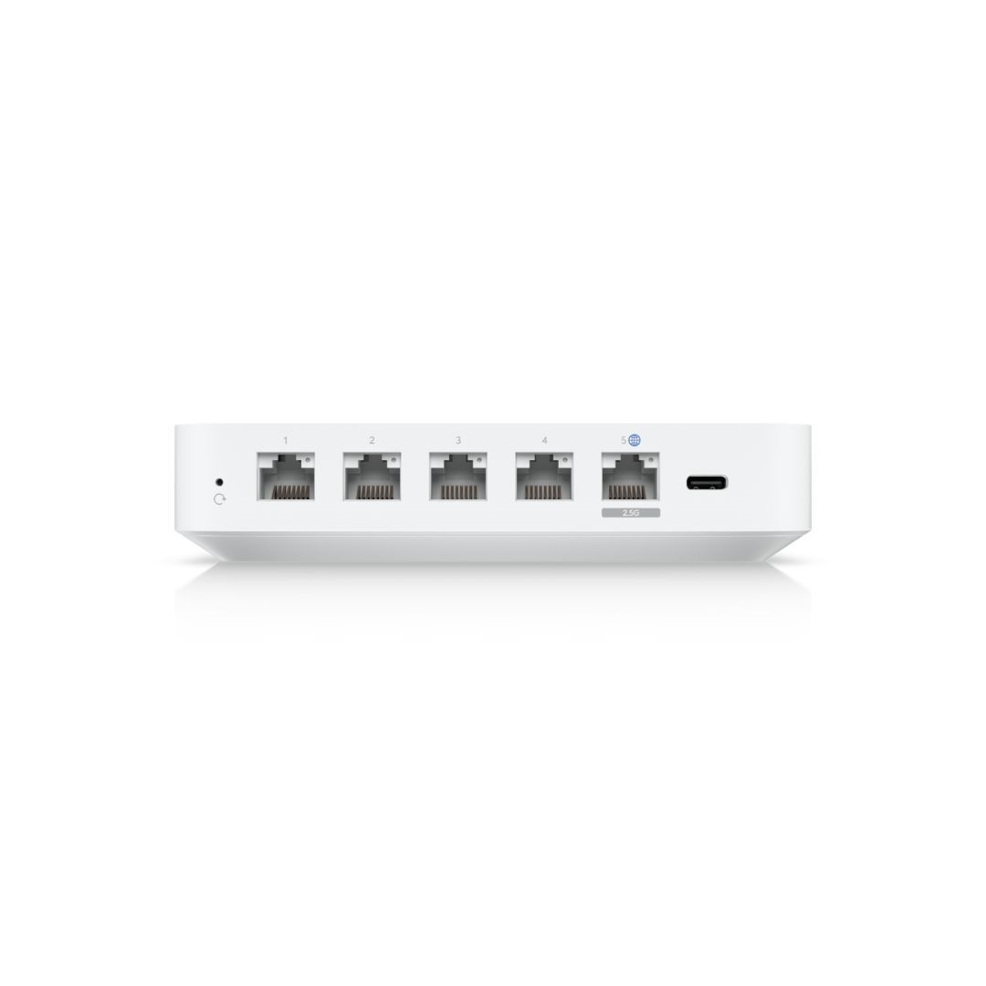 Ubiquiti Powerful and compact multi-WAN UniFi Clo