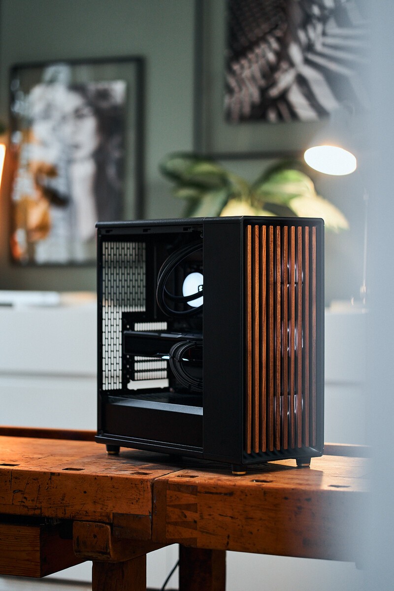 FRACTAL DESIGN FRACTAL North Momentum Edition