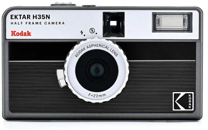 KODAK Ektar H35N Noir + Film Ultramax 24 poses