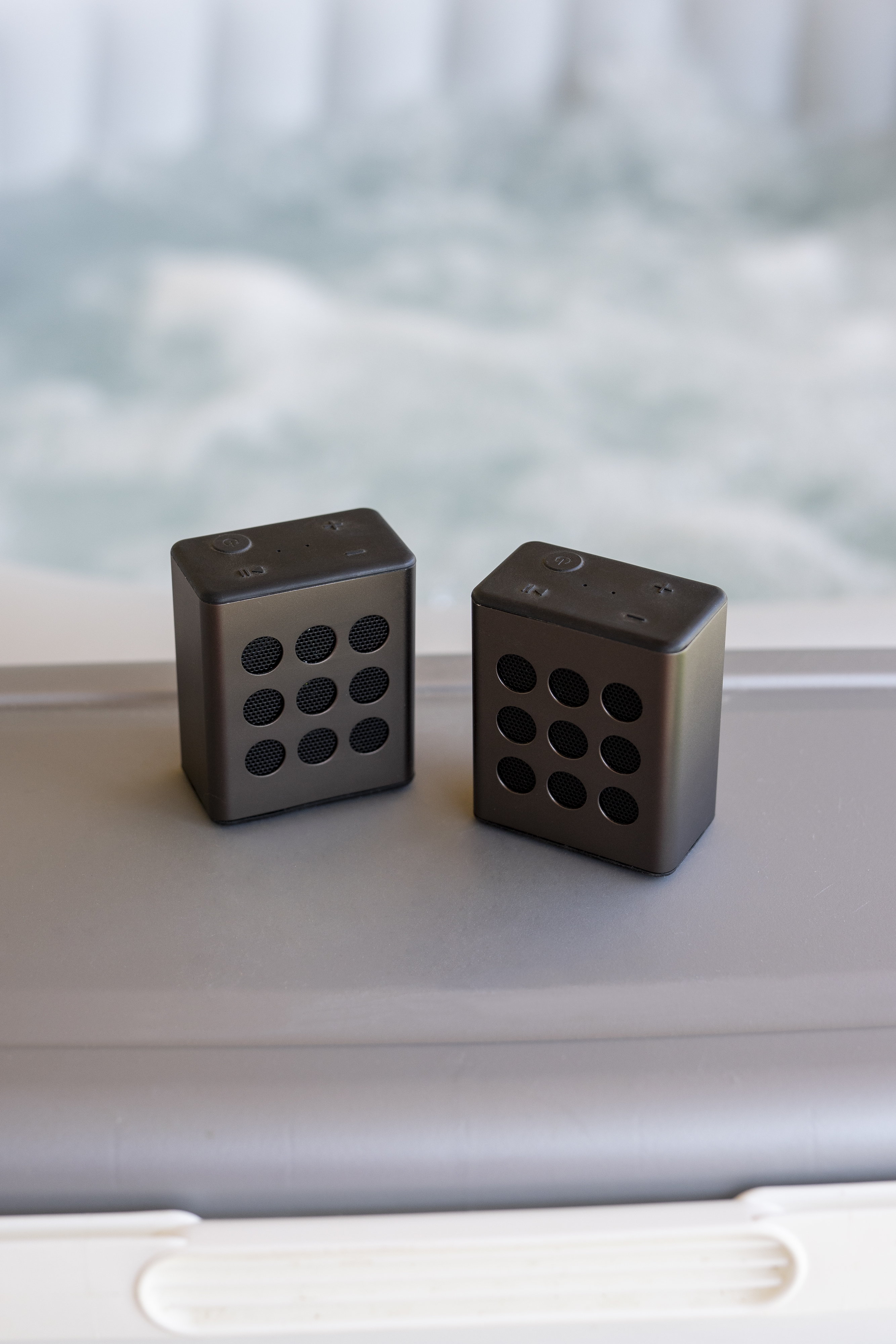 LENCO Enceinte stéréo Bluetooth® avec 8 heures d'autonomie et accessoires Gris