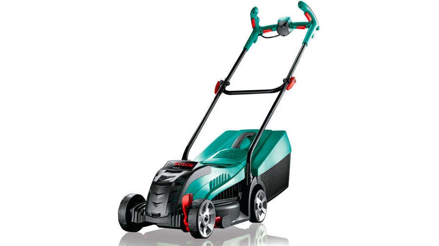 Bosch Tondeuse à gazon électrique sans fil sur batterie tractée  Rotak 18V-32 65mm 1x4Ah