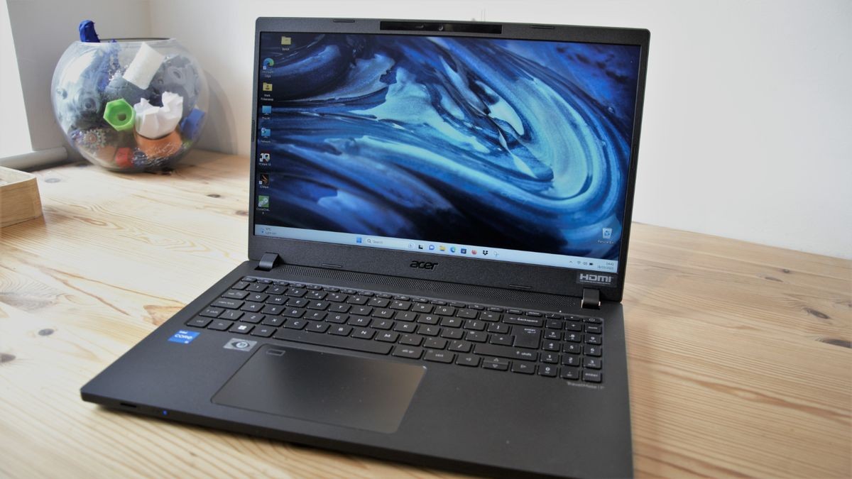 ACER Ordinateur Portable TravelMate P2 15,6